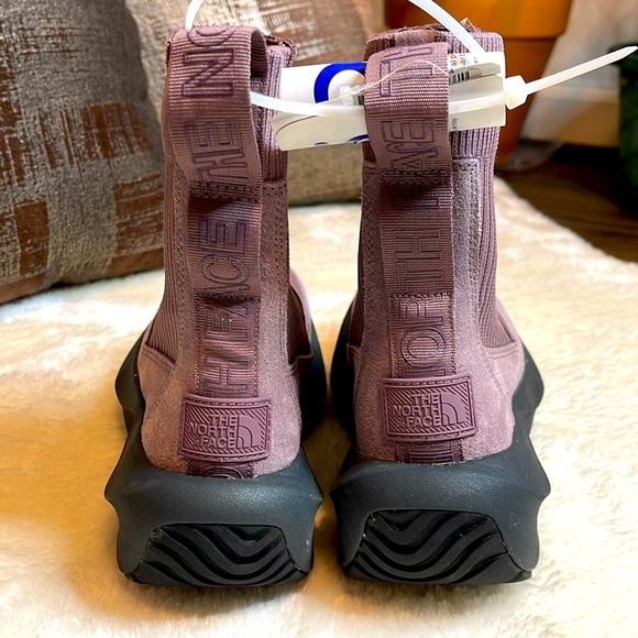 The North Face Women's Pink Boots size 5 - Picture 6 of 7